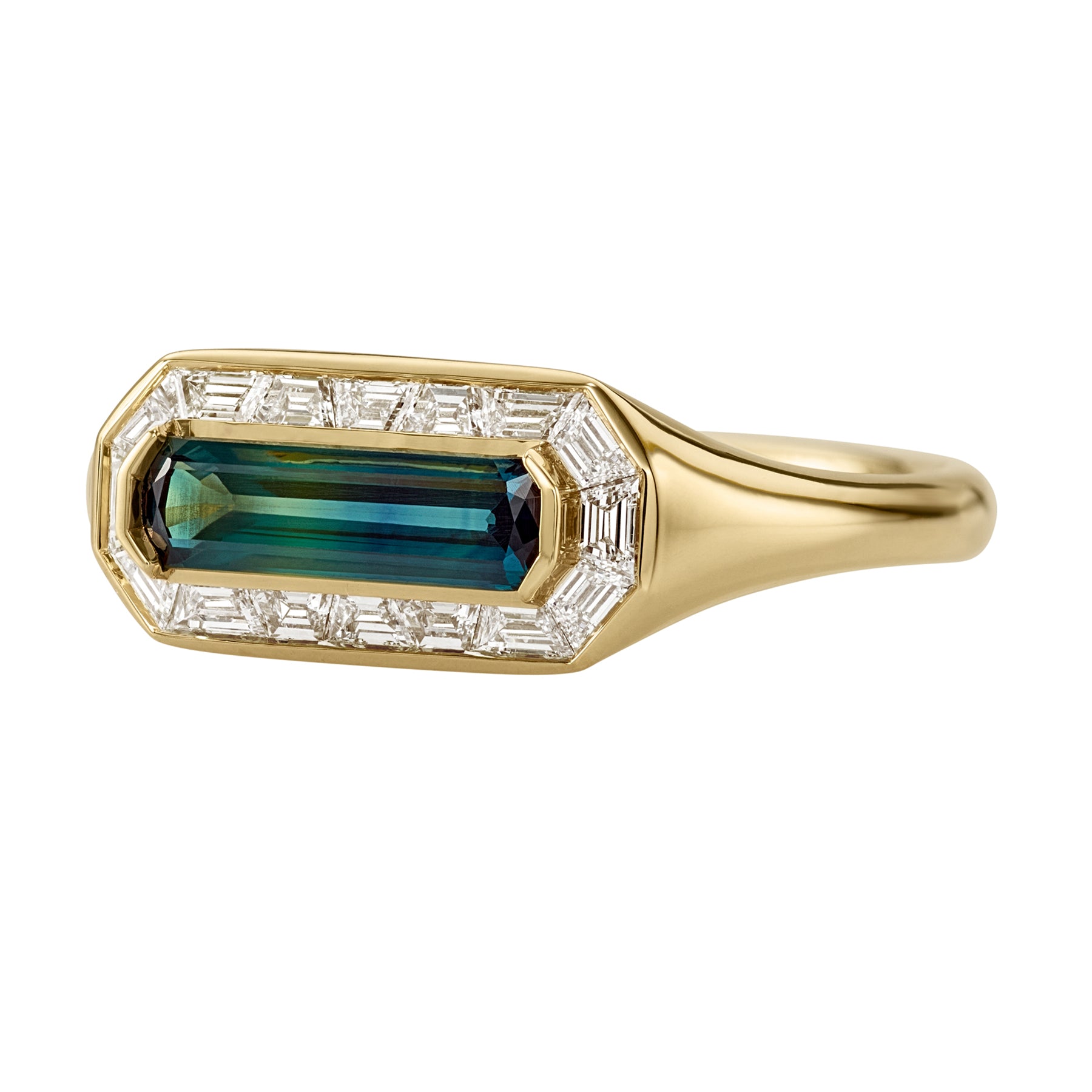 Alexandrite-Engagement-Ring-with-Trapeze-Diamond-Halo-Packshot-Side