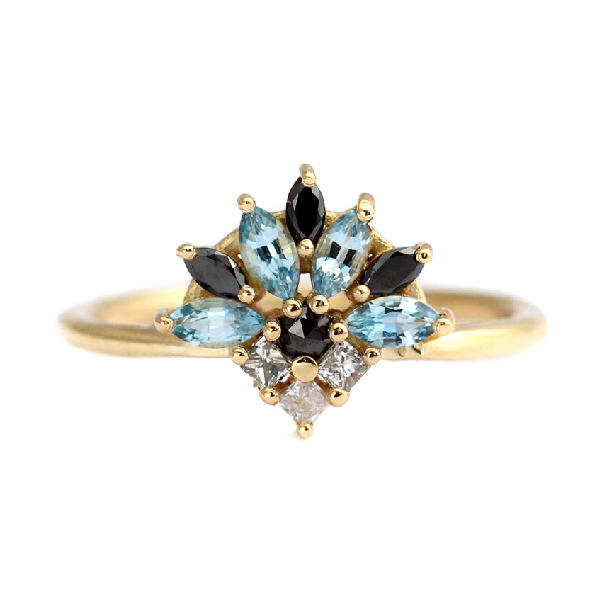 Aquamarine-Engagement-Ring-Aquamarine-And-Diamond-Cluster-Ring-closeup