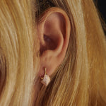 Gold-and-Diamond-Pave-Modern-Huggie-Earrings-Blonde-Mode