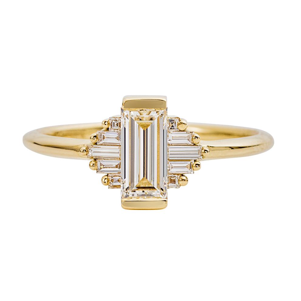 Classic-Art-Deco-Engagement-Ring-with-Baguette-Cut-Diamonds-closeup