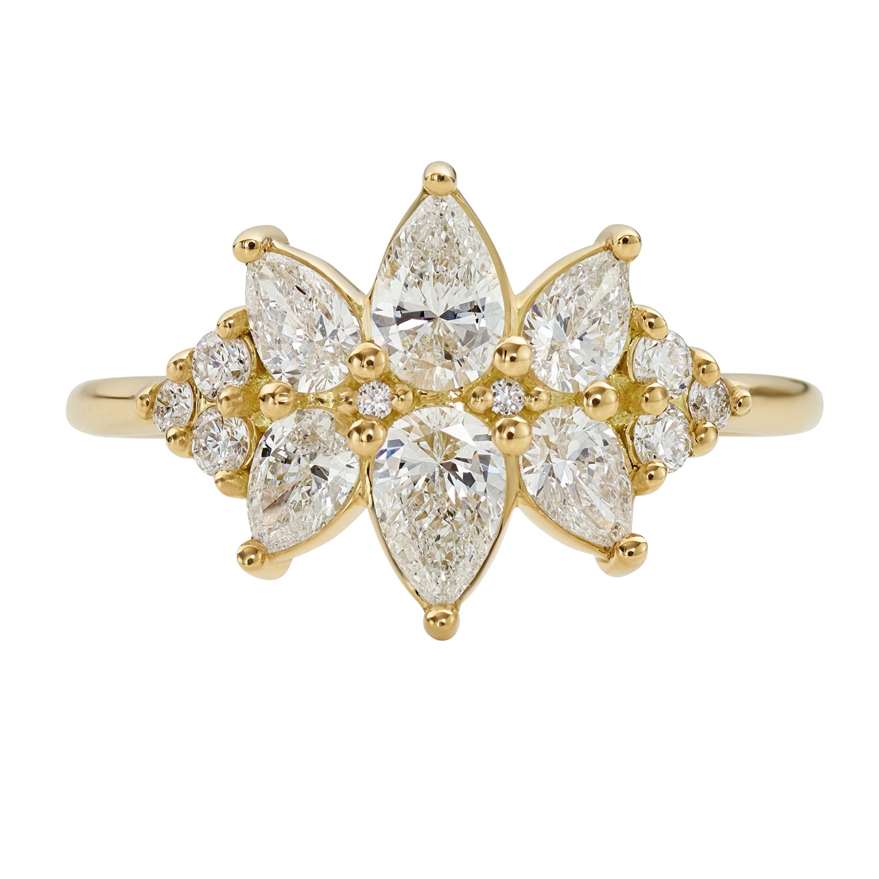 Cluster-Ring-Set-With-Diamonds-VS-Diamond-Ring-Flora-closeup