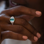 Emerald Ring with needle baguette Diamonds smile