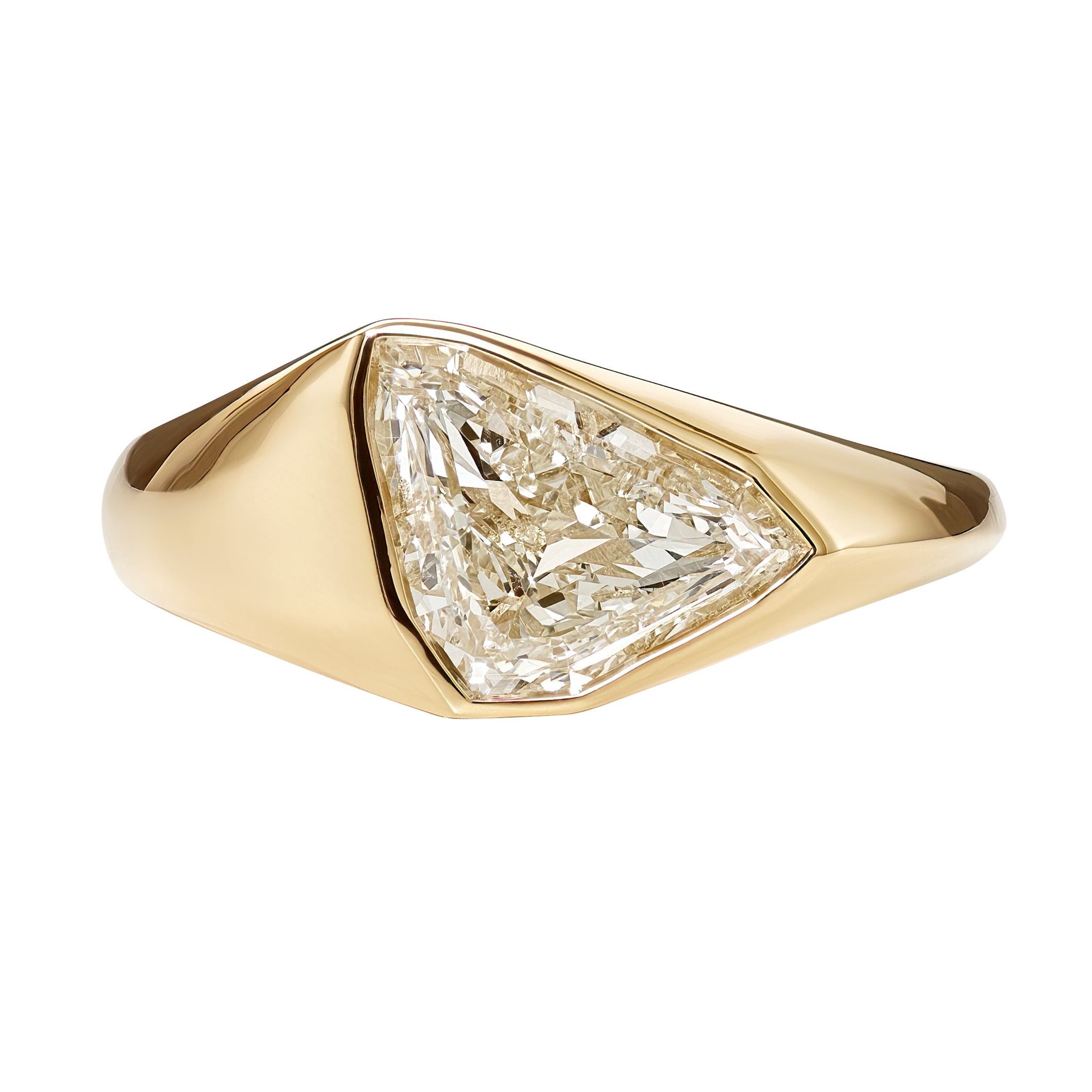 Floe-Unisex-Diamond-Engagement-Ring-CLOSEUP
