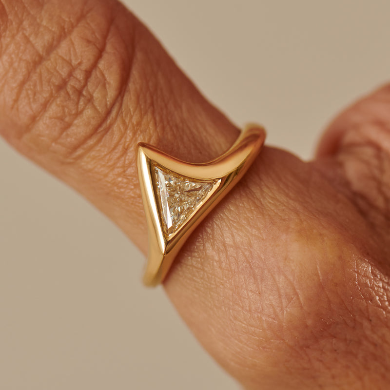 Fyn-Unisex-Triangle-Solitaire-Engagement-Ring-top-shot