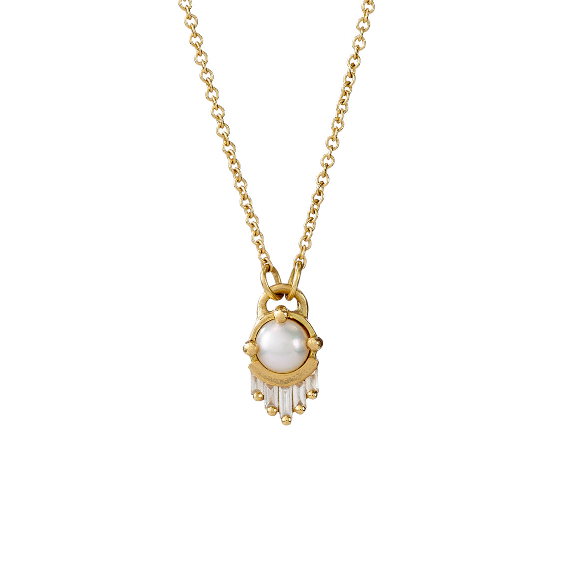 Pearl-and-Diamond-Necklace-in-Solid-close-up