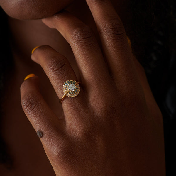 Teal Sapphire Pagoda Engagement Ring with Brilliant Diamonds – ARTEMER