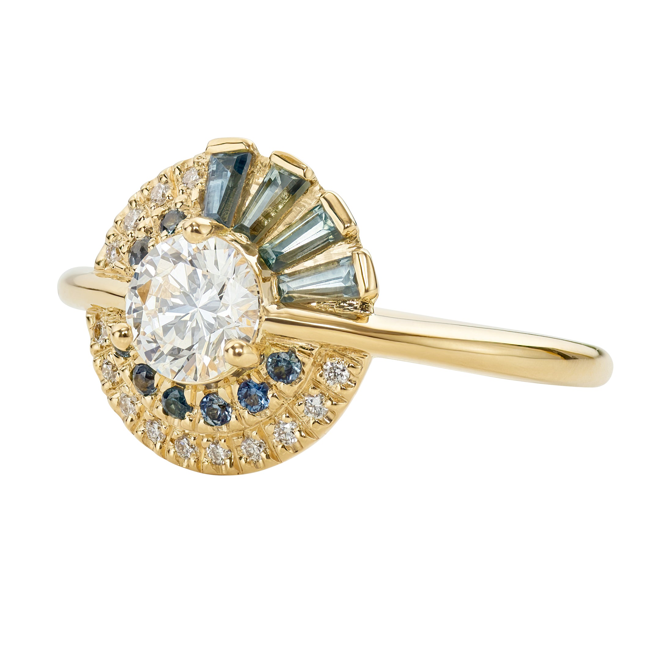 Teal-Sapphire-Pagoda-Engagement-Ring-with-Brilliant-Diamonds-CLOSEUP