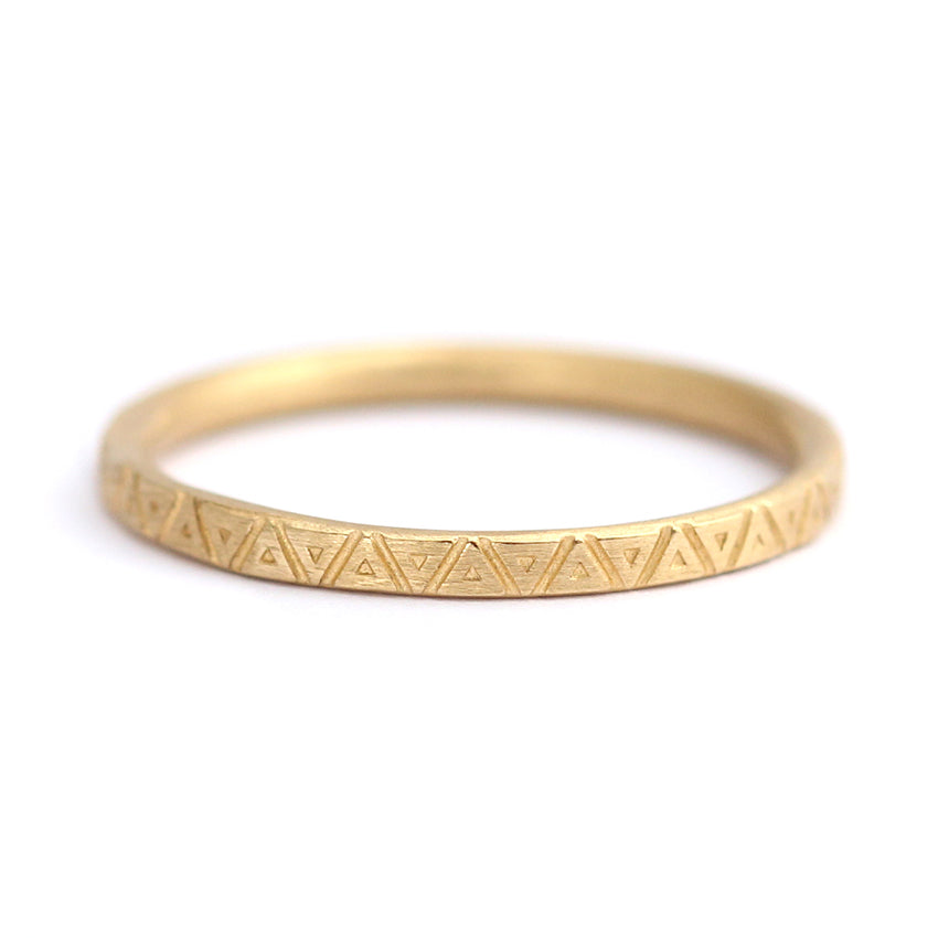 Triangle Pattern Wedding Band