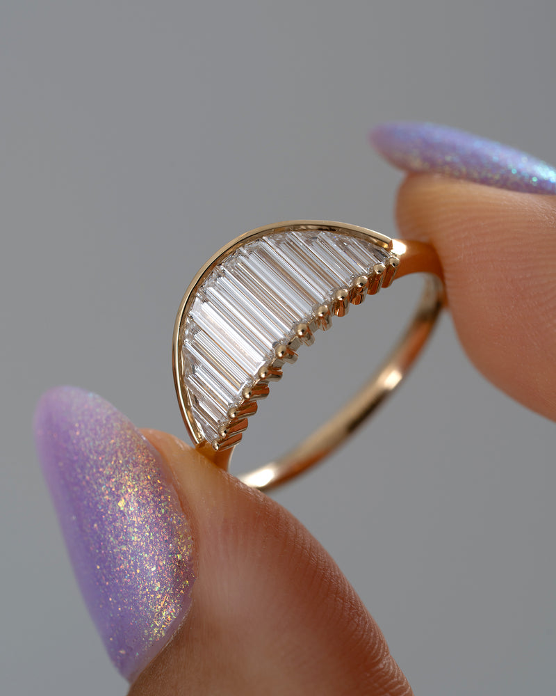 Arc-Baguette-Diamond-TiaraRing-Holding_2b22f58d-42f5-4390-8a77-eb25a2bd8b5d