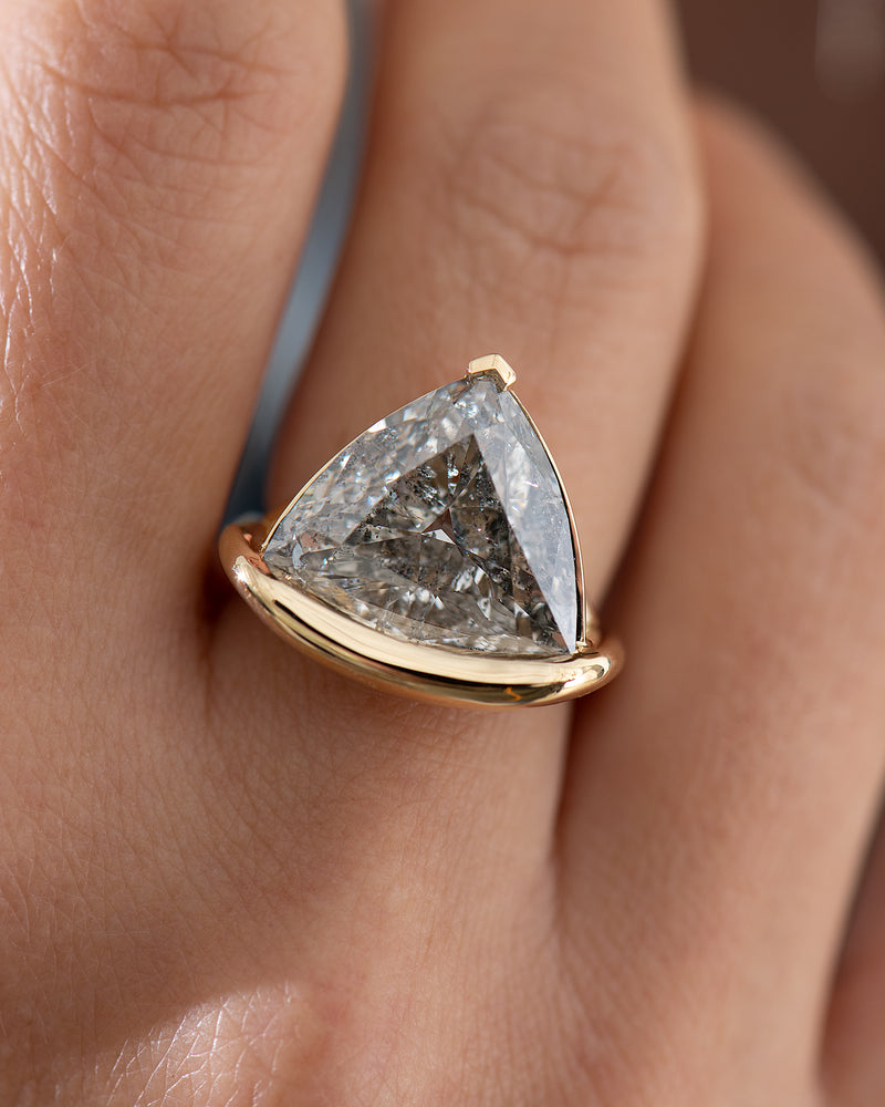 Asteria-9ct-Solitaire-Galaxy-Diamond-Engagement-Ring-Angle-Close