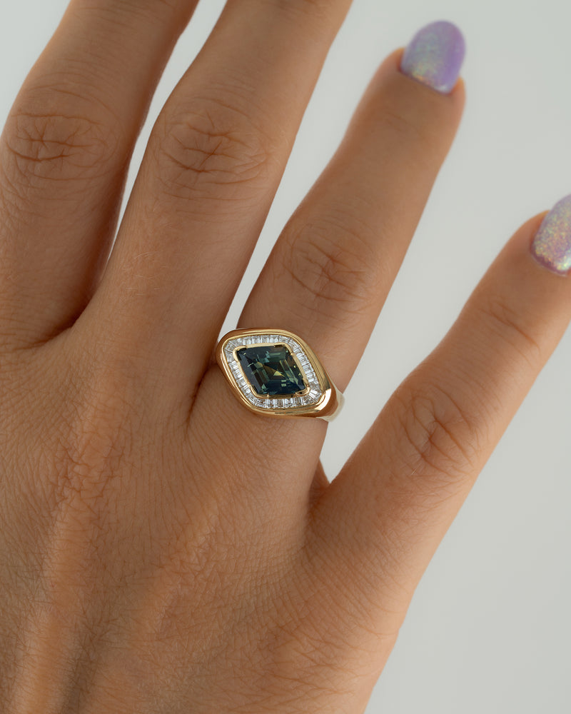 Aurora-Lozenge-Cut-Parti-Sapphire-_-Diamond-Ring-Midshot_5a91dce3-aa79-4715-b36e-a9e2949b3696