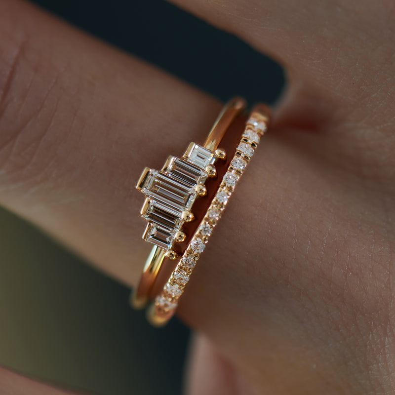 Baguette-Diamonds-Bridal-Ring-closeup