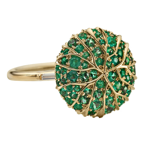 Canopy-Emerald-Pave-Gold-Detail-Statement-Ring-artemer-closeup