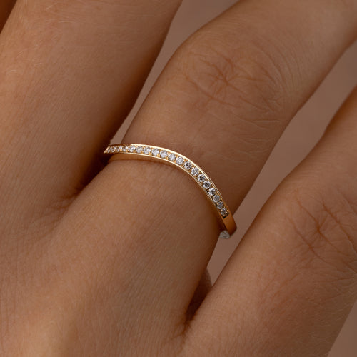 Delicate-Diamond-Pave-Wedding-Band-in-18kGold-Closeup