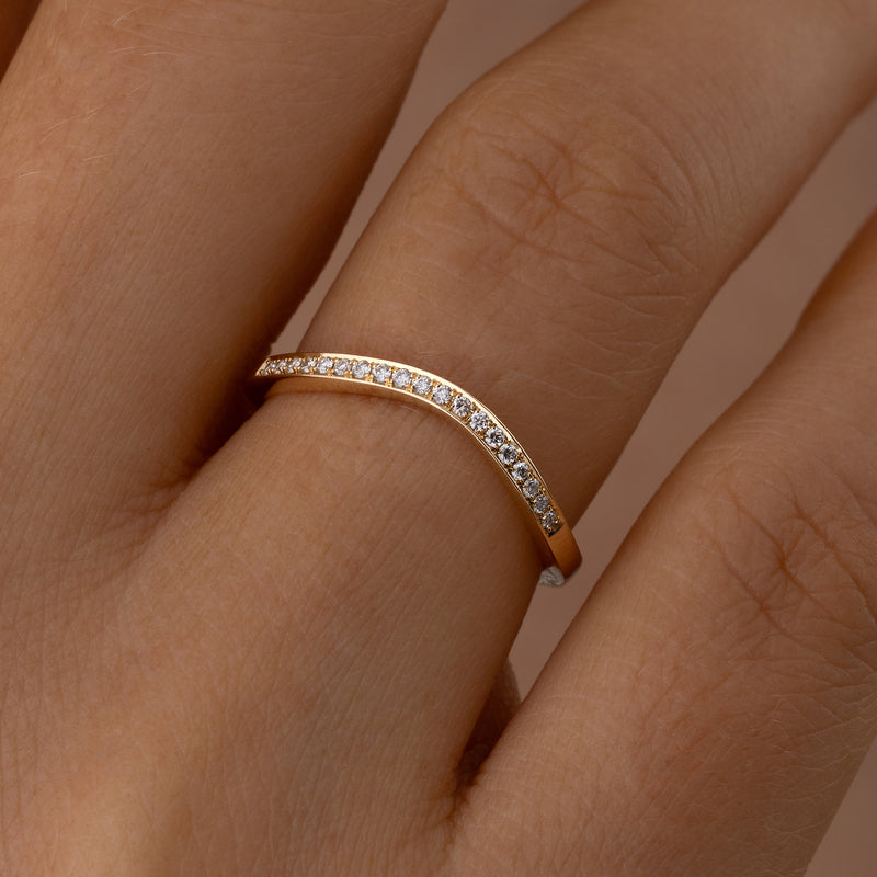 Delicate-Diamond-Pave-Wedding-Band-in-18kGold-Closeup