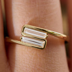 Embrace-Toi-et-Moi-Ring-with-Baguette-Diamonds-Closeup