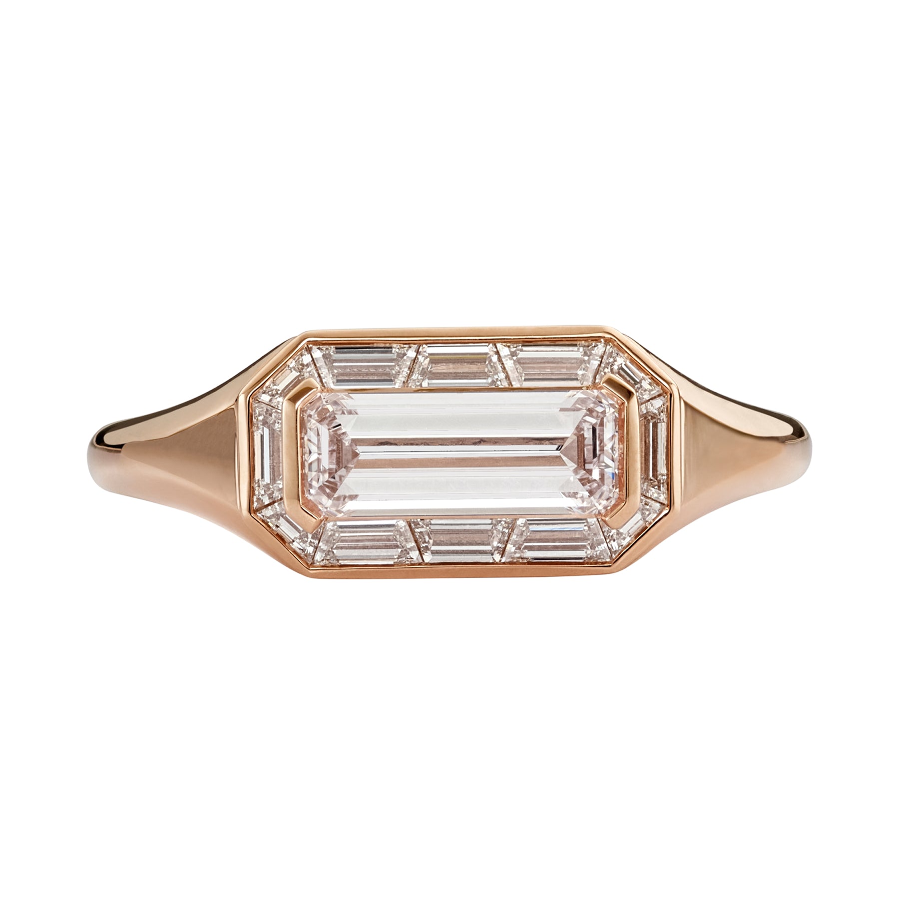 Fancy-Light-Pink-Diamond-Halo-Engagement-Ring-Packshot_5bb748fa-cbf7-4a86-976e-bffb1a26b410