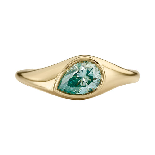 Glacier-Light-Blue-Moissanite-Solitaire-Ring-Packshot_100b4eac-7ab7-49bc-8db3-c4c3d51bd329