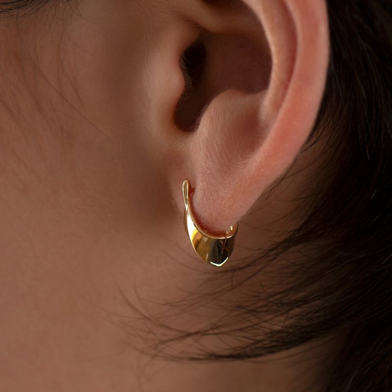 Gold-Edgy-Huggie-Earrings-Back-Closeup