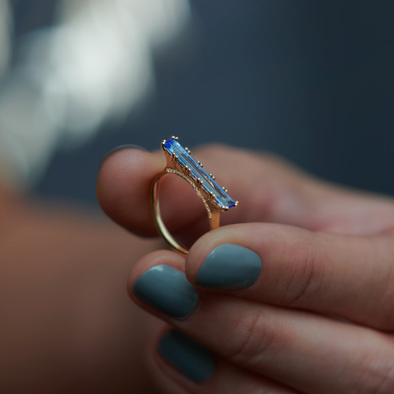 Lab-Grown-Sapphire-Long-Baguette-Sapphire-Statement-Ring-diamond