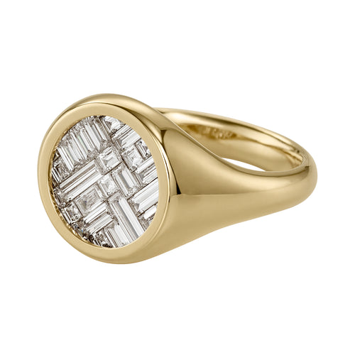 Lattice-Baguette-Carre-Diamond-Signet-Ring-Packshot-Side_1bd1d71d-b454-435d-9d8e-ba20c358d885