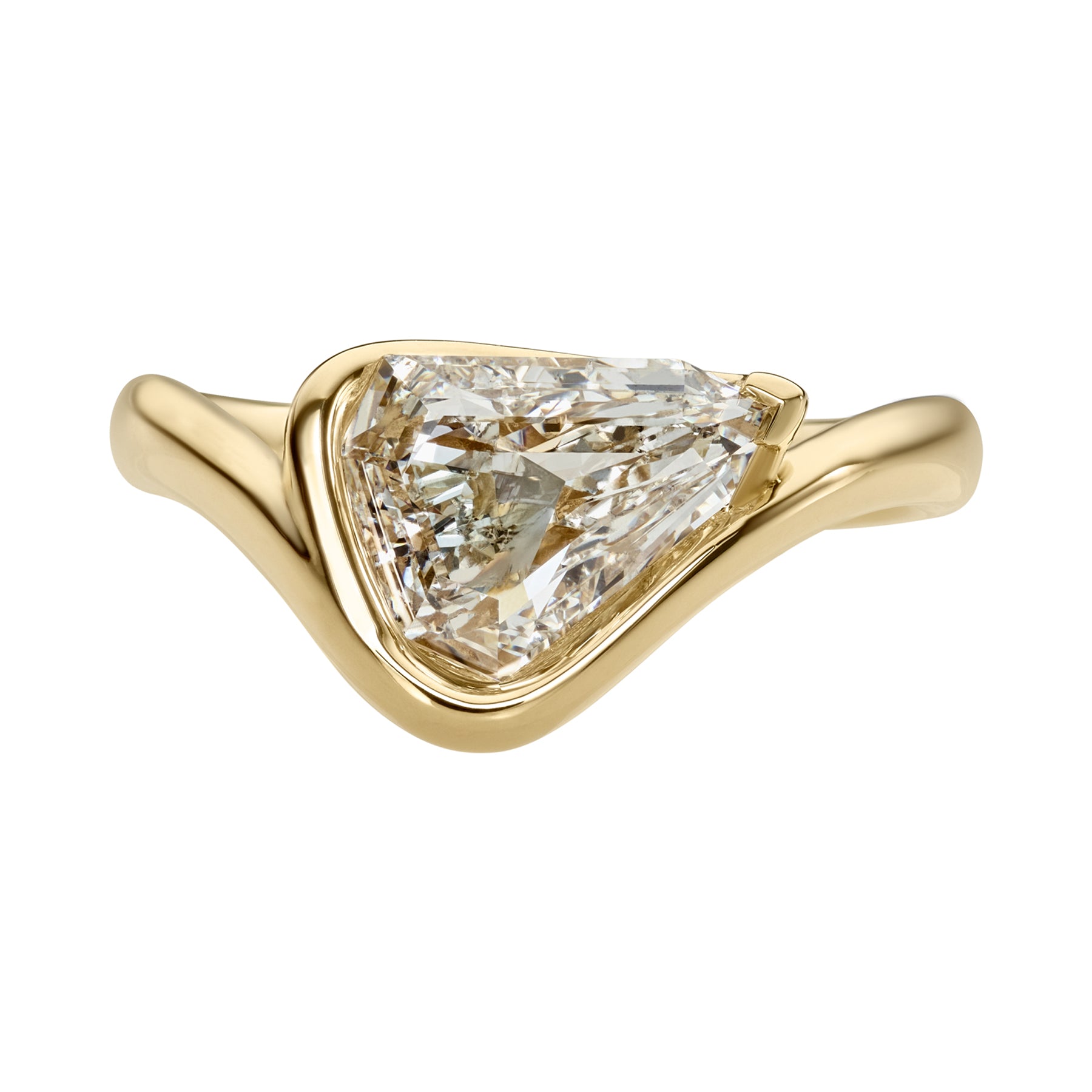 Minimalist-Shield-Cut-Diamond-Solitaire-Engagement-Ring-Packshot-1