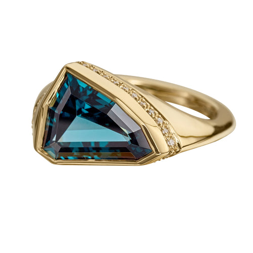 Nebula-OOAK-Teal-Sapphire-Diamond-Statement-Ring-closeup