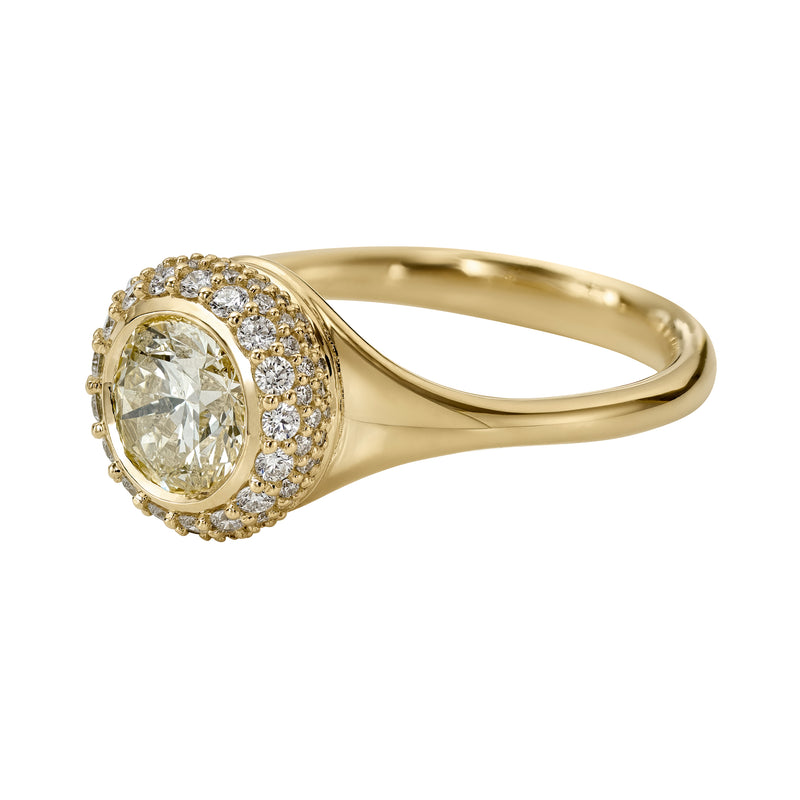 Orbed-Brilliant-Diamond-_-Gold-Detail-Engagement-Ring-closeup