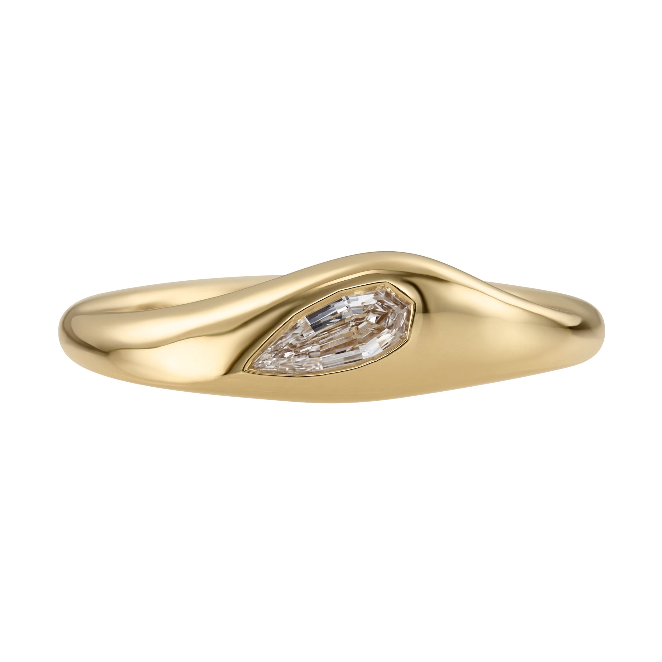 Petit_Pear_Step_Cut_Diamond_Signet_Ring_in_18K_Gold_Dew_Drop_Packshot