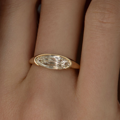 Solitaire-Diamond-Ring-in-Elongated-Moval-Cut-Closeup