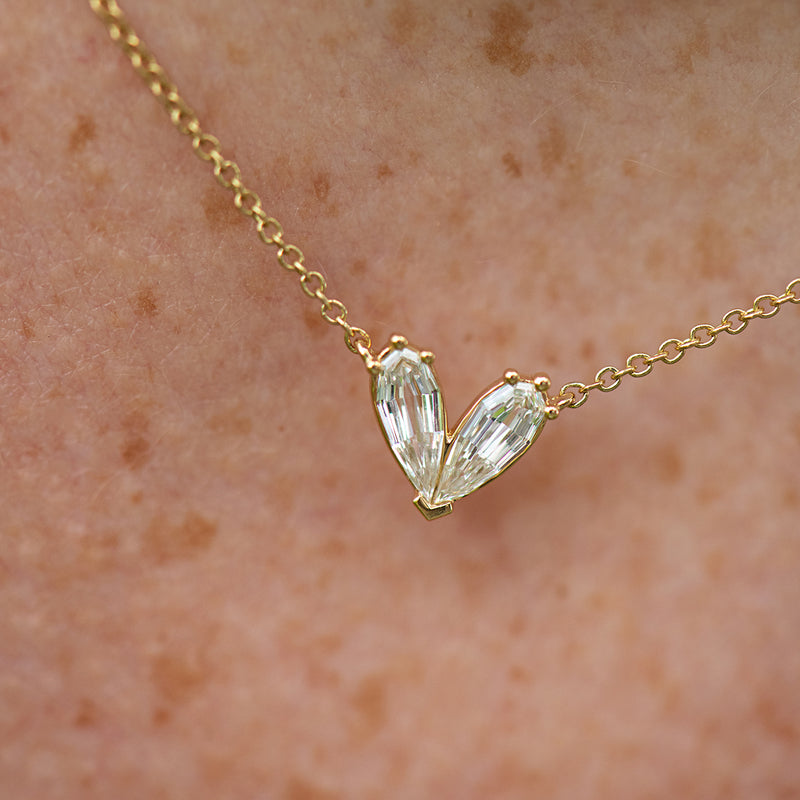 Two-of-Hearts-Diamond-Necklace-Swinging