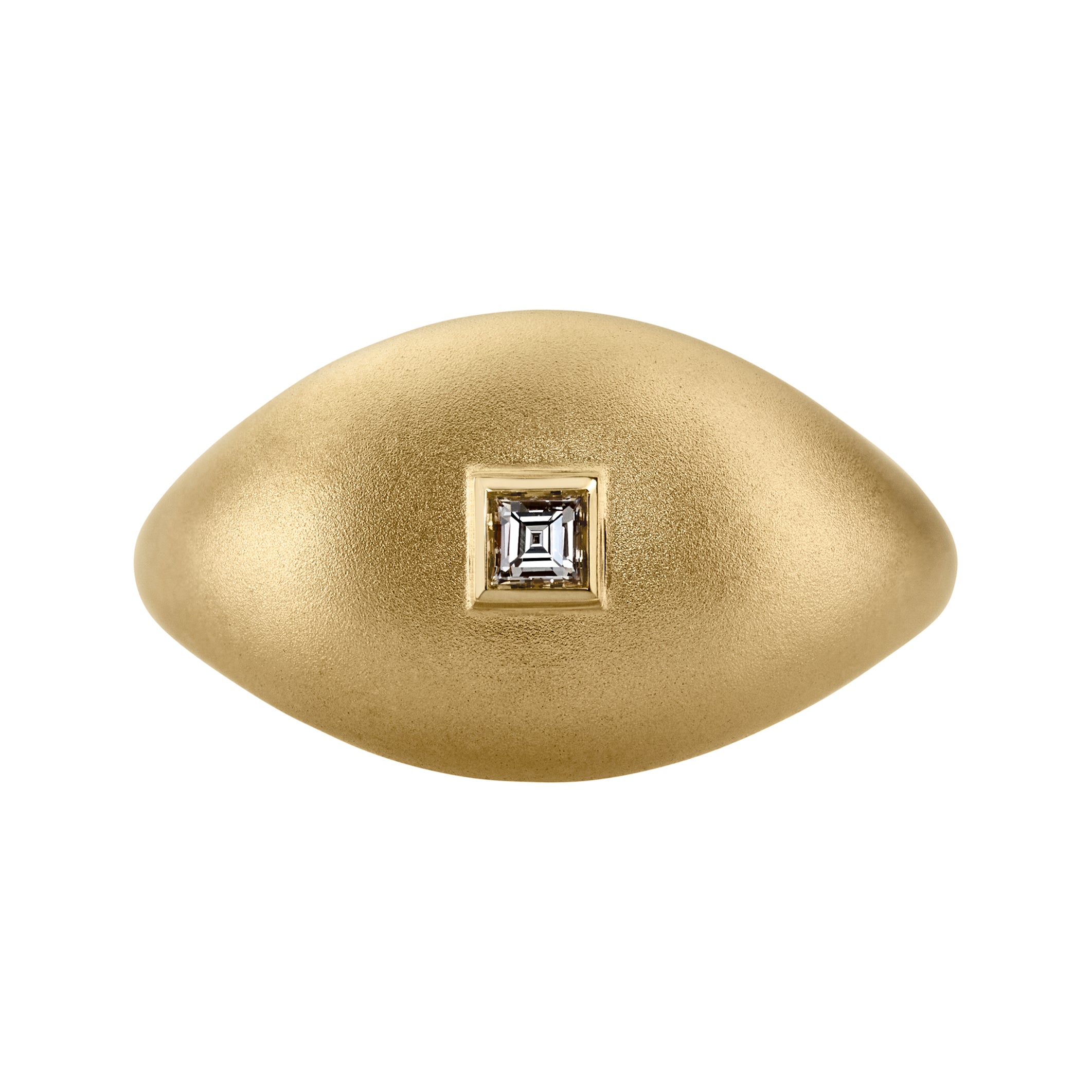 Brushed-Gold-Bombe-Ring-with-Carré-Diamond-Packshot