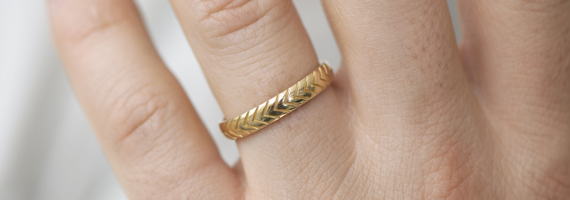 Mens Wedding Band Silver, Tungsten Ring Yellow Gold 18K, Wedding Ring –  Bellyssa Jewelry