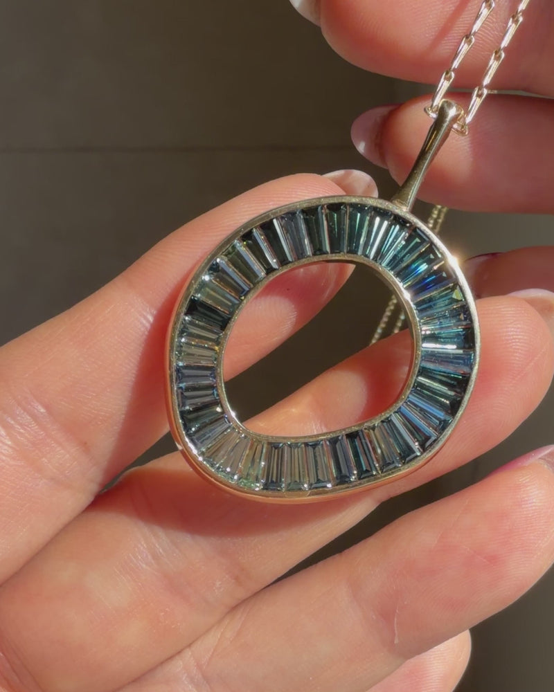 Ombre_Blue_Sapphire_Circle_Pendant_Necklace_Video_Spinning