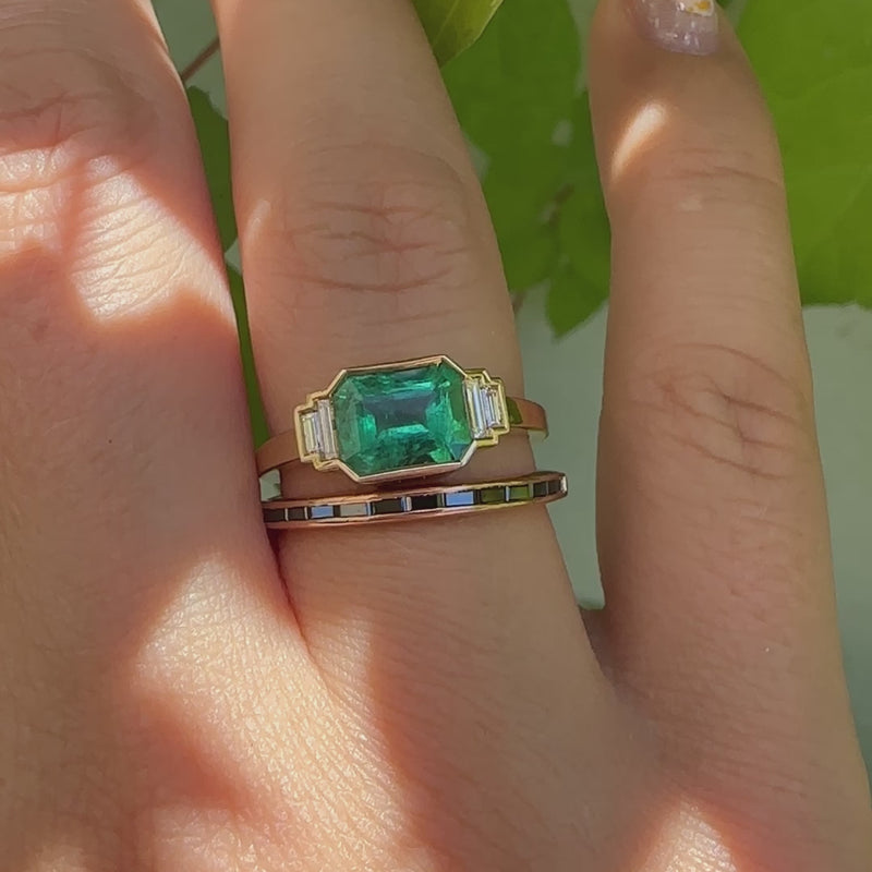 Emerald&BlackBaguette-Diamond-Art-Deco-Wedding-Ring-Set-Video