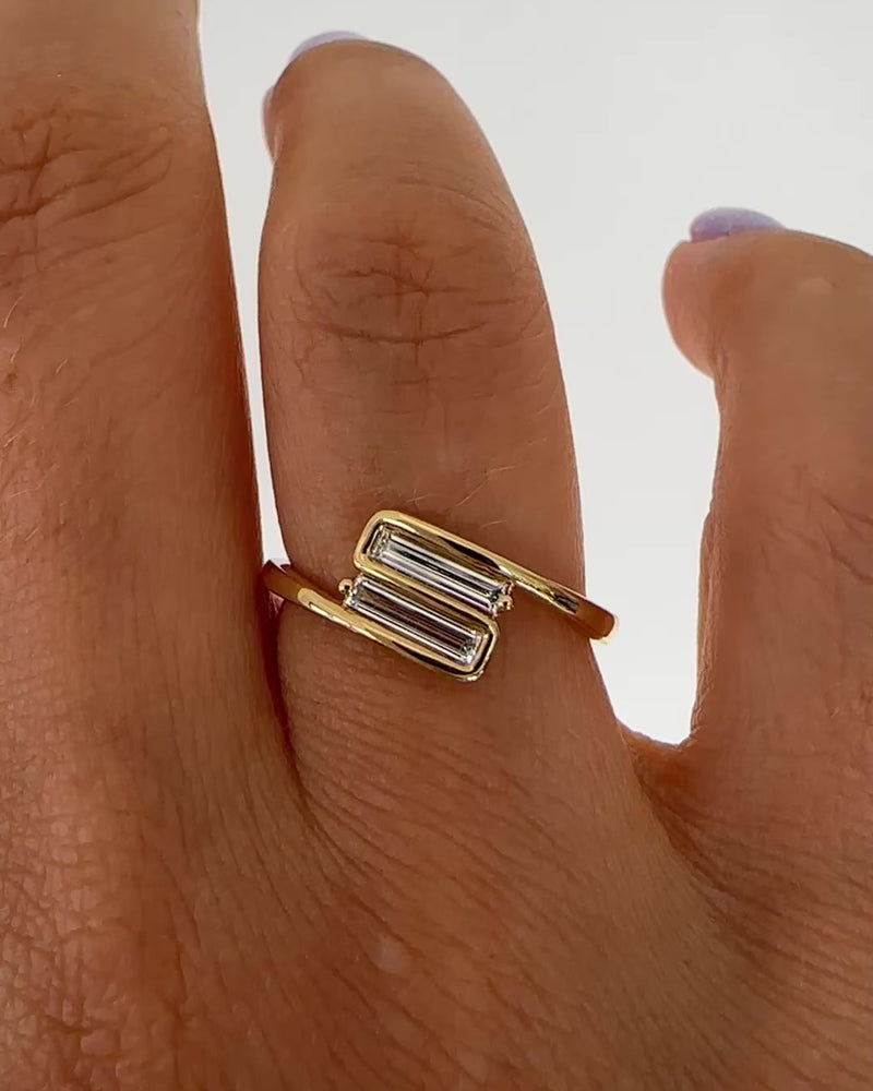Embrace-Toi-et-Moi-Ring-with-Baguette-Diamonds-VIDEO