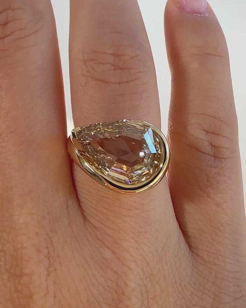 Miel-Fancy-Color-Pear-Diamond-Solitaire-Ring-VIDEO-2