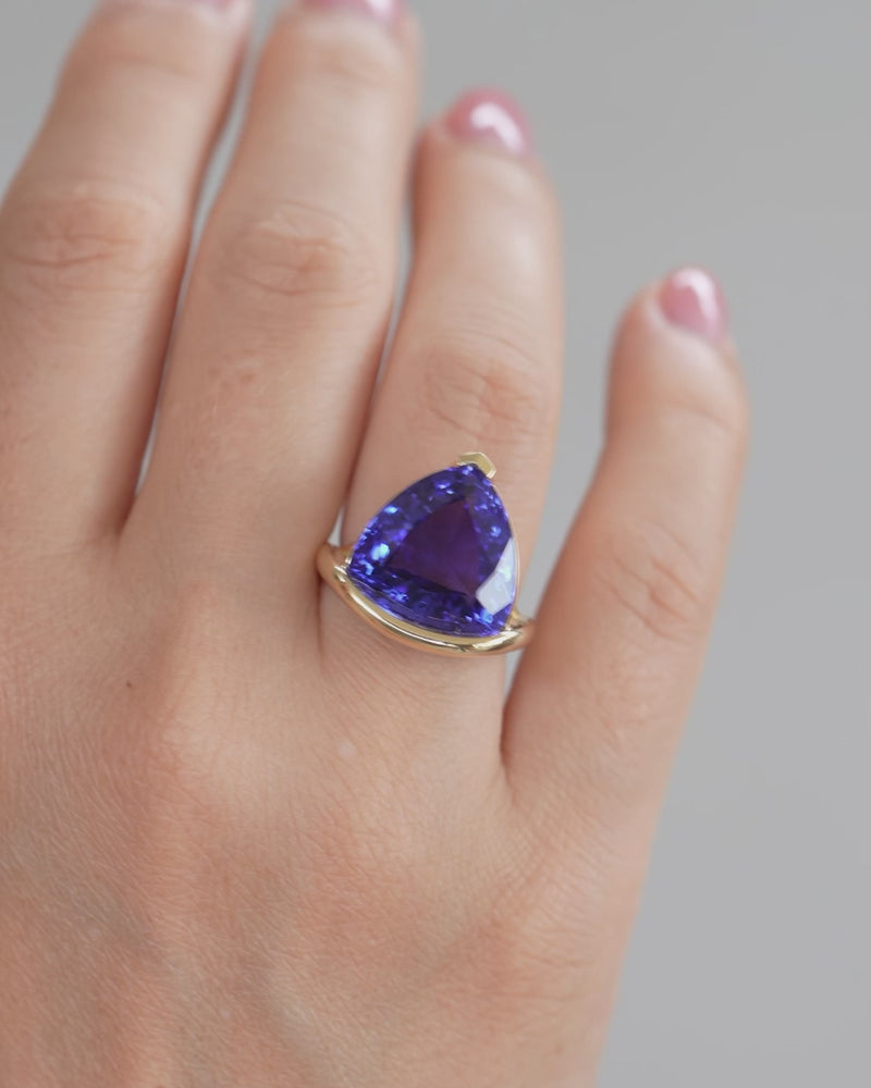 Chalice_Cocktail_Ring_with_12_Carat_Tanzanite_Video

