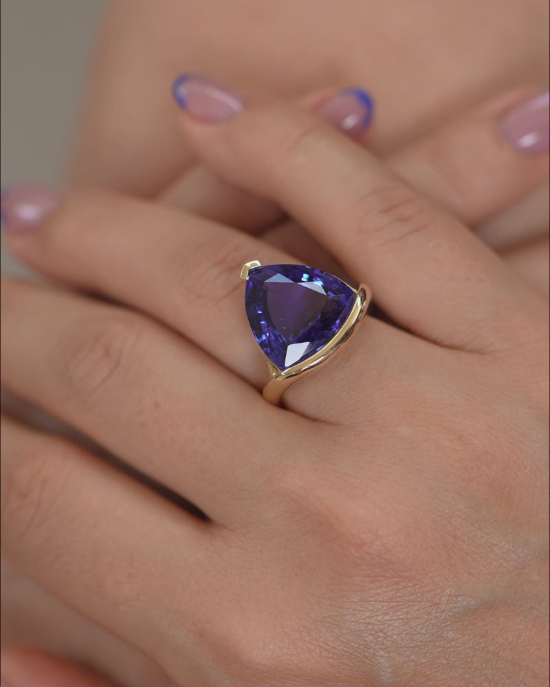 Chalice_Cocktail_Ring_with_12_Carat_Tanzanite_Video_2