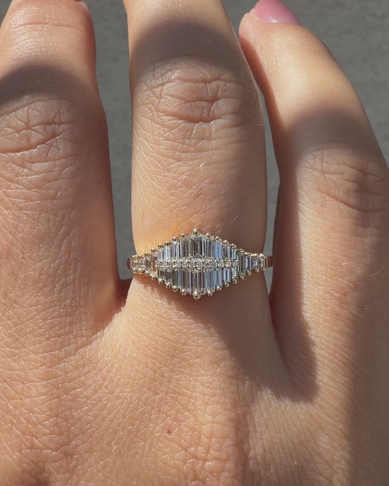 Gradient-Diamond-Ring-with-Bagette-and-Pave-Diamonds-video