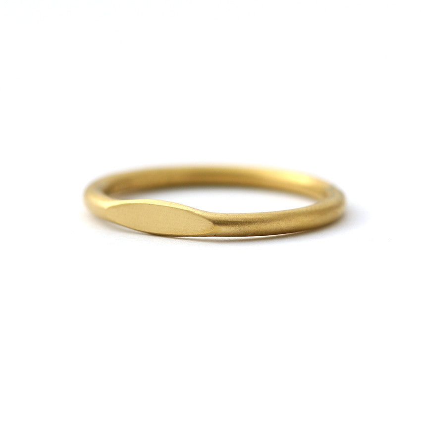 Smart Orb Oval 22k Gold Ring – Andaaz Jewelers