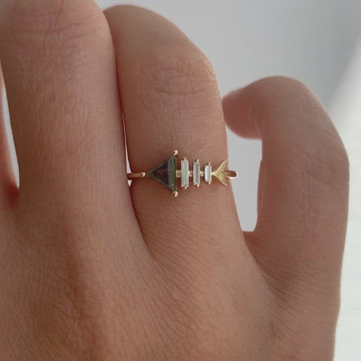 Gold-Fish-Bone-Ring-with-Triangle-and-Baguette-Cut-Diamond-closeup-video