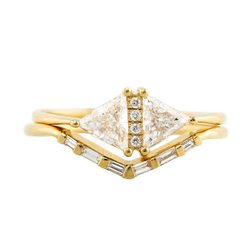 Chevron-Wedding-Ring-with-Baguette-Diamonds-V-Baguette-Ring