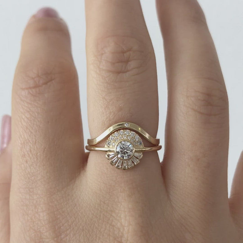 Single-Diamond-Curved-Wedding-Ring-VIDEO