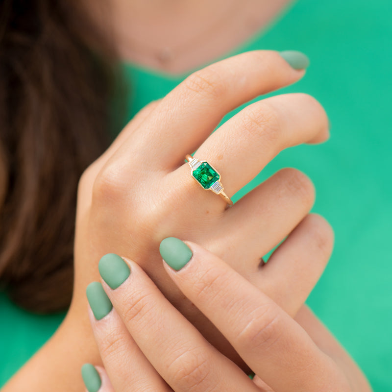 Art-Deco-Emerald-Engagement-Ring-with-Baguette-Diamonds-angle