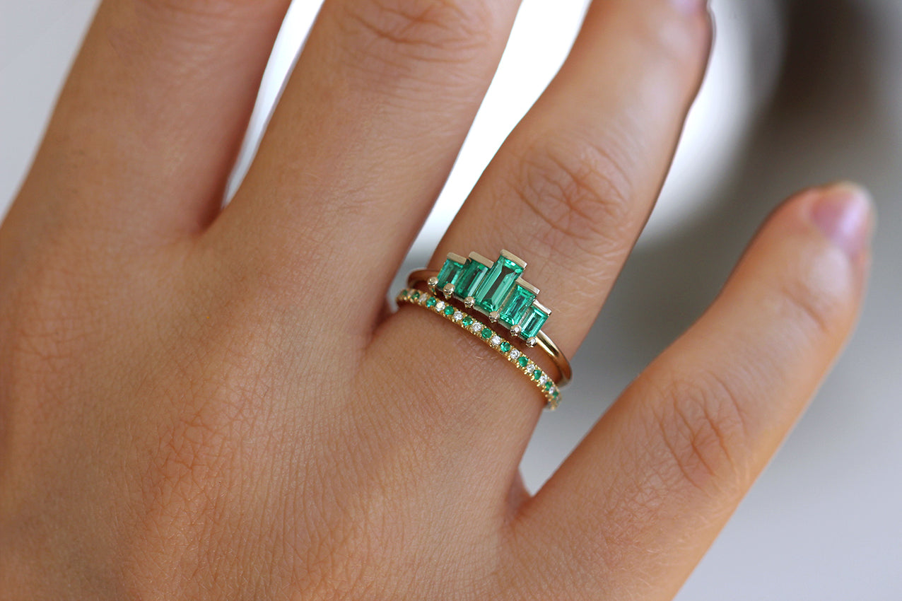 Emerald and baguette diamond ring Clearance