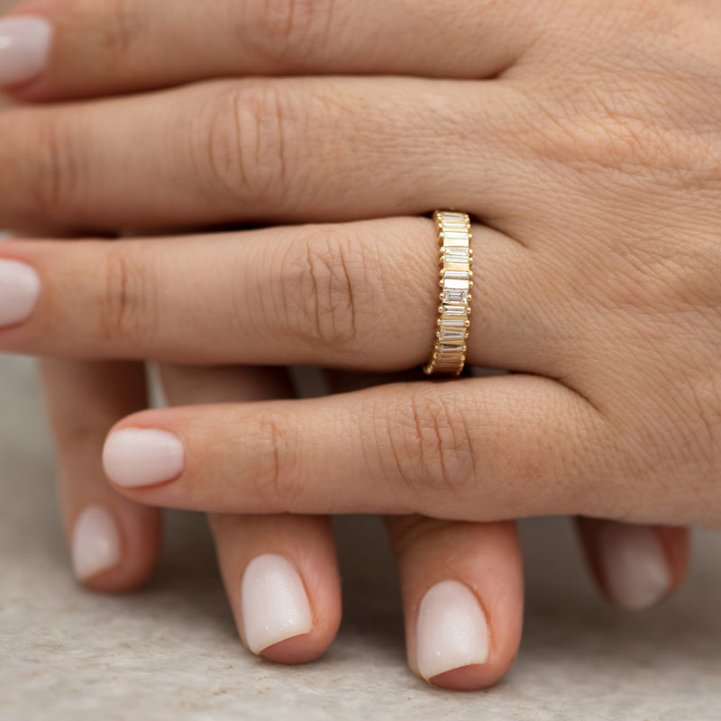 Bridge-Eternity-Band-with-Baguette-and-Trapeze-Cut-Diamonds-moment