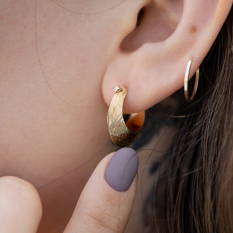 Carved-Bohemian-Hoop-Earrings-in-Solid-Gold-texture