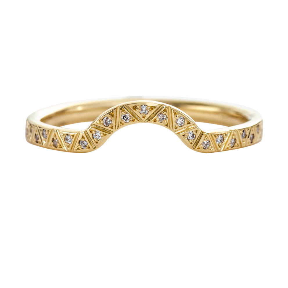 Curved Eternity Ring with Engraved Geometric Pattern – ARTEMER