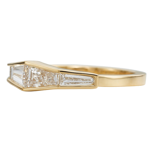 Diamond-Engagement-Ring-with-a-Tapered-Baguette-Formation-side-colseup